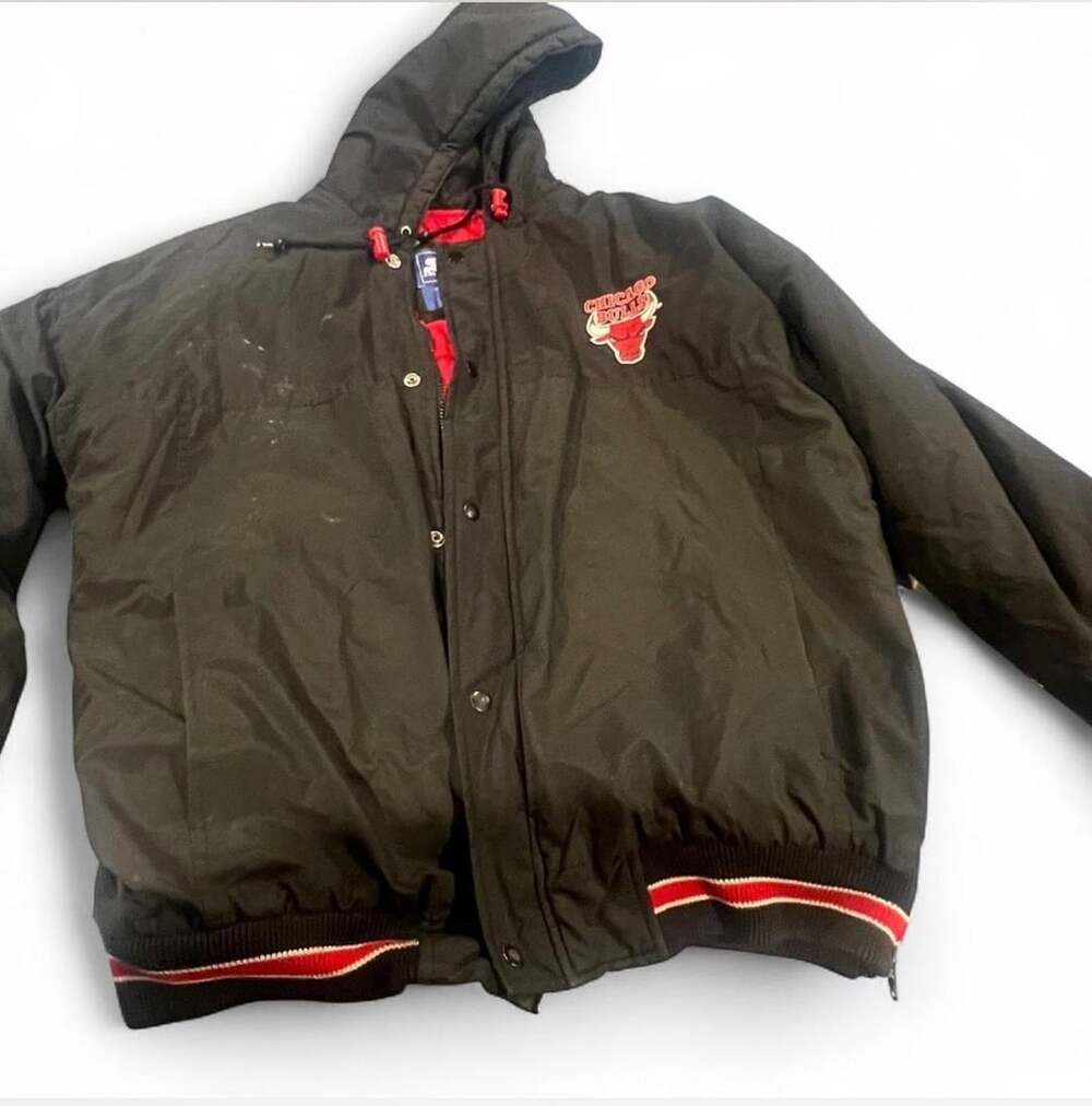 Starter Chicago Bulls Vintage Jacket Size Large Black NBA Licensed